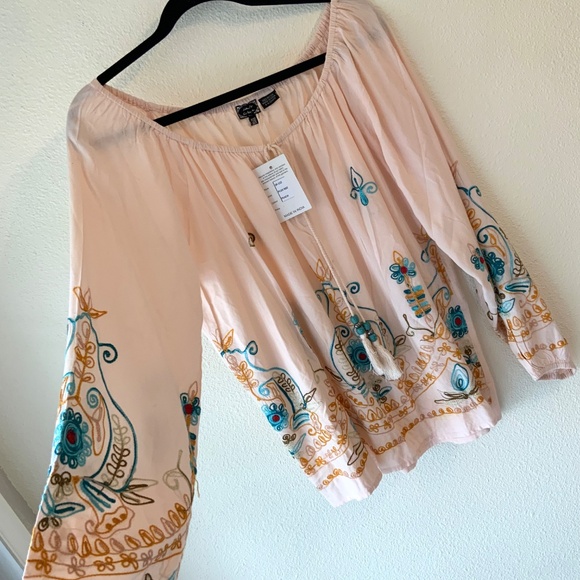 NEW! PLUS SIZE! Embroidered Boho Peasant Blouse Size 1X - Picture 3 of 7